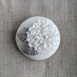 受注製作　刺繍ブローチ　あじさい