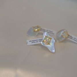 Seashell Opal piercedの画像