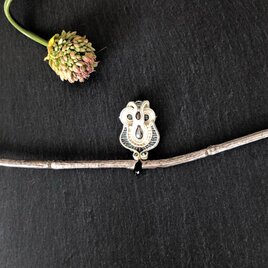 フクロウピンブローチ