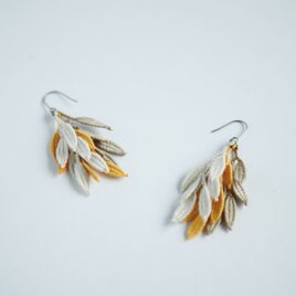 タティングレース 小花ピアス ホワイト | iichi 日々の暮らしを