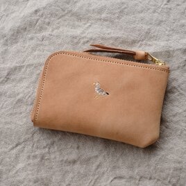 カモメの刺繍のある　小さなL字ファスナーの財布　ベージュの画像