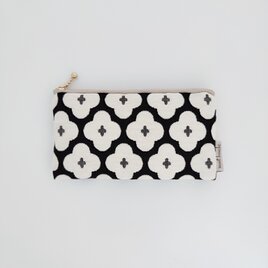 mont bouche フランス生地の花柄ポーチ（白М）