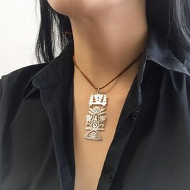 彫金ジュエリー　生命の樹のモチーフのシルバーペンダント