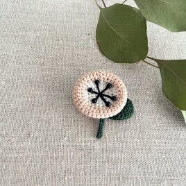 北欧風お花ブローチ＊ベージュ