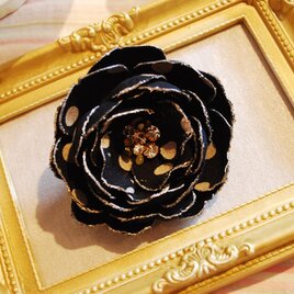 みず玉模様のコサージュ