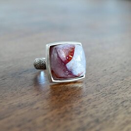 limonite in quartz ringの画像