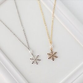 雪とパールのネックレス