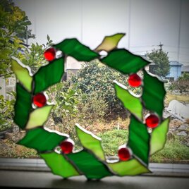 ,ステンドガラスのクリスマスリースの画像