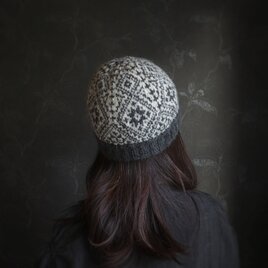北欧から発送 / ニット帽 / 70-talet-mössa(ダークグレー×白)