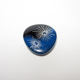 漆帯留め（平三角）花火・青の画像