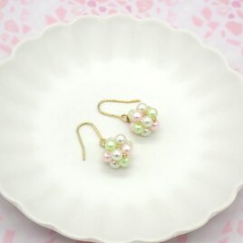 さくら色パールのビーズボールピアス／イヤリング