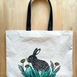 rabbit and dandelion large tote w/long black handleの画像