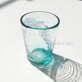 青い揺らぎグラスの画像