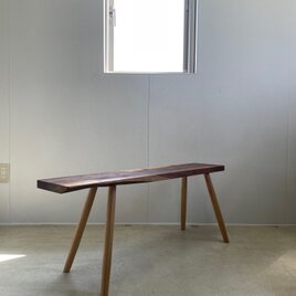 みみ付きウォールナットのベンチ　H４２０mm