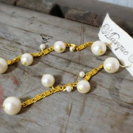 vintageガラスパールとvintageチェーンのピアス（C)