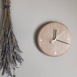木を眺める時計　リム付き（オーク無垢材）の画像
