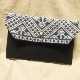 津軽こぎん刺しで仕立てたシンプルな長財布 紺×ベージュ