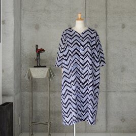 着物リメイク   藤娘きぬたや   有松絞りのワンピース/フリーサイズ　 kimono　の画像