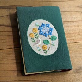庭仕事のがま口ポーチ手刺繍ハンドメイド