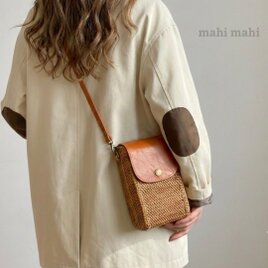 ✨近日再販売予定✨スマホショルダーでちょこっとお出かけ♪アタバッグ バリ島 ショルダーバッグ ハンドメイド 旅行　カゴバッグ