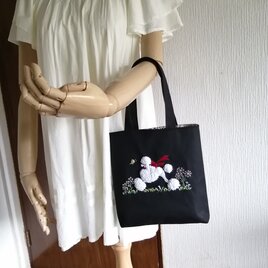 ホワイトプードル刺繍のバッグ(小）の画像