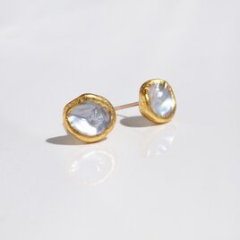 【8mmUP】金箔パール[ピアス・イヤリング] ケシパール white 【3サイズあり】淡水パール　一粒スタッドピアスの画像