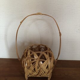 2段透かし編み花籠（足付き・3本手付き）の画像