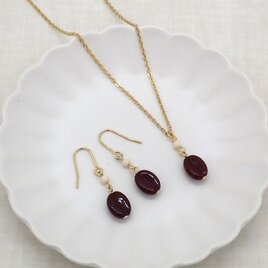 《２色から選べる》珈琲豆ネックレス＆ピアス／イヤリングセット