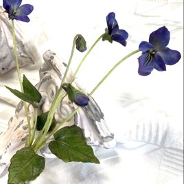クレイの花(粘土).すみれ根付き(2)