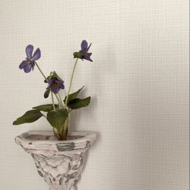 クレイの花.(粘土).すみれ根付き 3