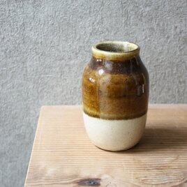 掛分け花瓶（茶白/小）の画像