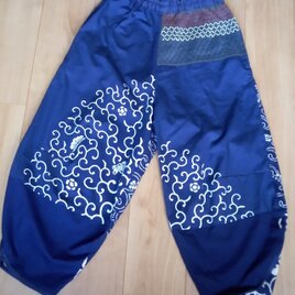 紺の風呂敷3種を使った切り替えバルーンパンツ　木綿の画像