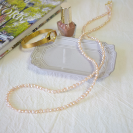 淡水パール ピンクベージュ ロング ネックレス 可愛い 2連 真珠 結婚式 お呼ばれ 普段使い プレゼント 入学式 入園式の画像