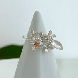 金木犀のイヤーカフ