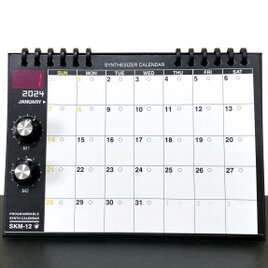 【2024年 カレンダー】シンセカレンダー SKM-12  毎月変わるデザイン　卓上／マグネットの画像