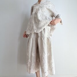 レース刺繍ワイドパンツ(厚手リネン)の画像