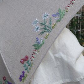 イングリッシュガーデン刺繍を全面に施した日傘・刺繍パラソル（リネン地）の画像