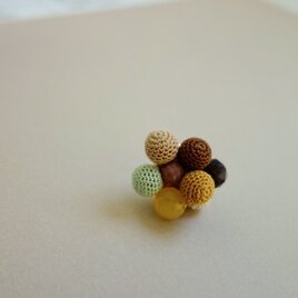TubuTubu　pin brooch / chocolat mix　の画像