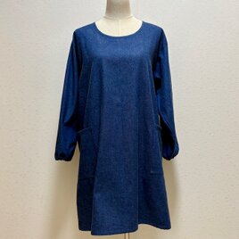 チュニックのようなデニム割烹着　程よい厚さ　しっかりしてるけど柔らかい　〜岡山県倉敷産8オンスデニム〜の画像
