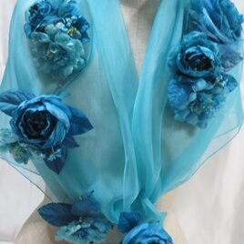 ブルーコサージュ付き本絹オーガンディストールの画像