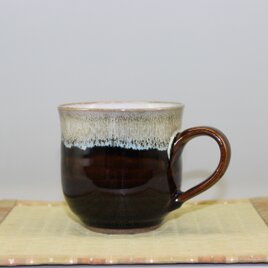 飴釉のマグカップの画像