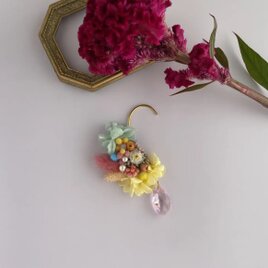 「秘密の世界」紫陽花とピンククリスタルの耳飾りの画像