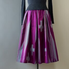 着物リメイク　銘仙のタックスカート　紫に矢絣　Aの画像