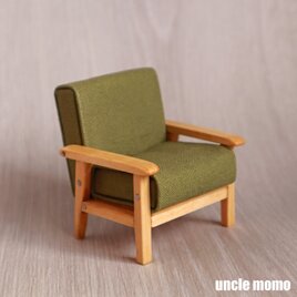 ドール用ソファ1人掛け（色：オリーブグリーン×オーク）　1/12ミニチュア家具の画像