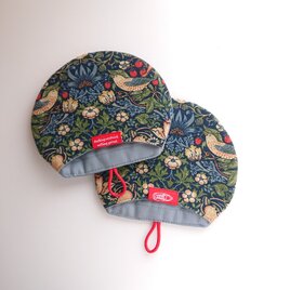 イチゴと鳥の鍋つかみ　Nothing ventured,nothing gained キッチンミトン