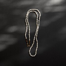 バイオジェニックジェムⅡ -K14gf アンティークパールのロングネックレスの画像