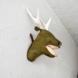 ハンティングトロフィー風　蝦夷鹿革の蝦夷鹿ぬいぐるみの画像