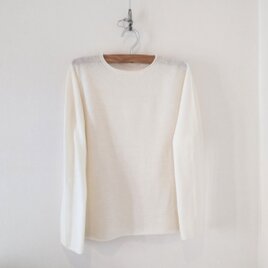 ・再販・ウール100％日本製シームレスの長袖ライトニット～優しいベージュと新色のオフ白の画像