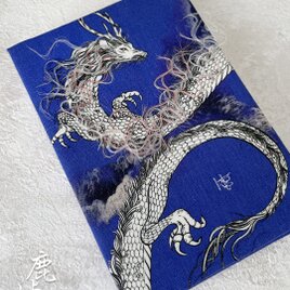 龍と月の植毛刺繍御朱印帳01の画像