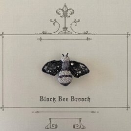 ブローチ【黒蜂】noirの画像